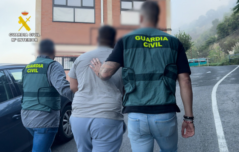 Liberado un octogenario que estaba siendo utilizado por un grupo criminal para ejercer la mendicidad y estafar con la venta de mascotas a través de Internet