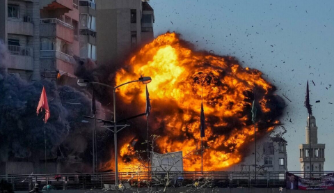 Ir&aacute;n confirma la muerte de Larijani y bombardea Tel Aviv; EE.UU. estrena sus bombas m&aacute;s potentes en Ormuz y un alto funcionario de Donald Trump dimite