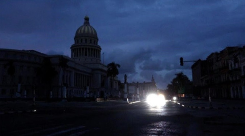 Cuba a oscuras: la isla que se apaga mientras negocia su supervivencia