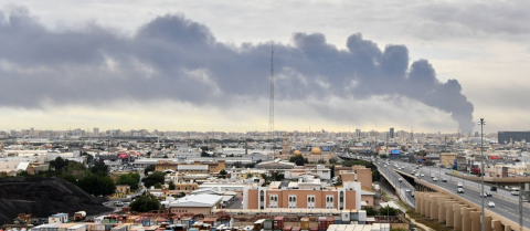 EE.UU. entrega a Ir&aacute;n un plan de paz de 15 puntos; Teher&aacute;n lo rechaza y propone los suyos; Kuwait es atacado y el petr&oacute;leo cae seis d&oacute;lares