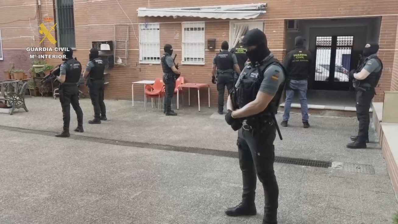Efectivos de la Guardia Civil durante la redada (Guardia Civil)