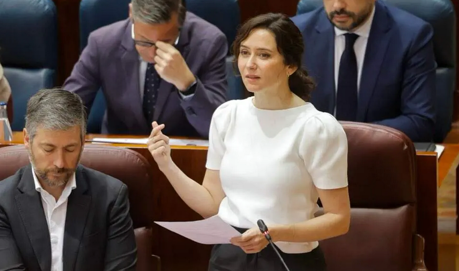 D&iacute;az Ayuso recurrir&aacute; el "disparate" de la regularizaci&oacute;n de inmigrantes