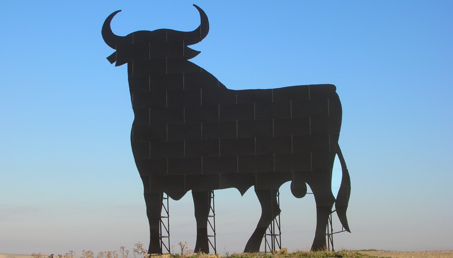 El Toro de Osborne celebra 70 a&ntilde;os: De valla publicitaria a referente cultural protegido