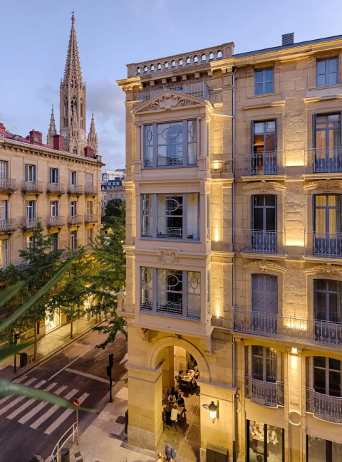 Puente de Mayo: Romance y exclusividad en el corazón de San Sebastián