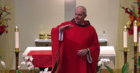 Un sacerdote católico entra en el corazón de la inteligencia artificial: Silicon Valley busca una “conciencia moral” para sus máquinas