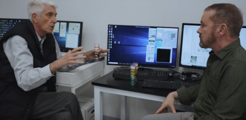 Vallée y Nolan en el laboratorio de este último  /   Imagen: Captura de Youtube