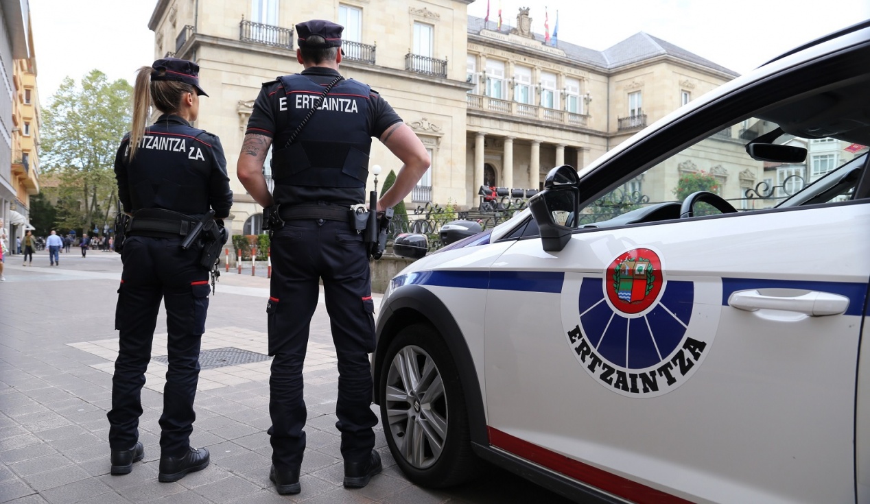 Agentes de la Ertzaintza (Irekia)
