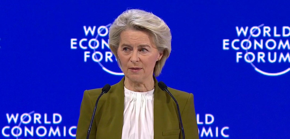 La Defensora del Pueblo europea investiga a la Comisi&oacute;n por un chat secreto de Von der Leyen con varios l&iacute;deres