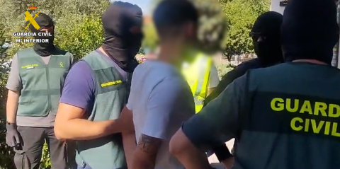 La Guardia Civil desmantela un activo grupo de aluniceros responsable de 62 robos en comercios y camiones