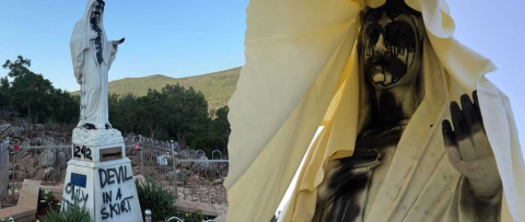 Un ataque brutal incendia el altar de Medjugorje y profana sus imágenes marianas