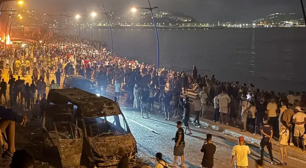 Un dosier de Defensa alert&oacute; hace varios meses de que Ceuta y Melilla est&aacute;n expuestas a entradas masivas de invasores utilizados como &laquo;arma de presi&oacute;n&raquo;
