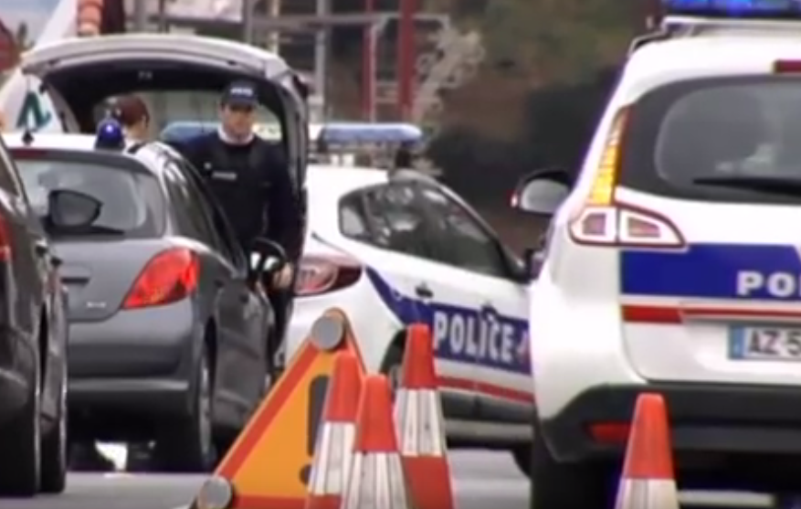 Control policial en la frontera francesa   /   Imagen: Youtube