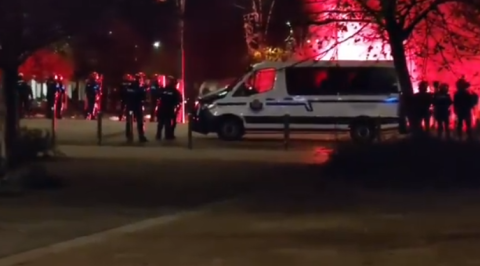 Los ataques fascistas a una carpa de Vox se saldan con seis ertzainas heridos y solo un terrorista callejero detenido